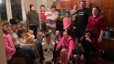 "Ми одягнені лягали і одягнені вставали". Історія родини евакуйованої з Херсонщини до Кривого Рогу "Ми одягнені лягали і одягнені вставали". Історія родини евакуйованої з Херсонщини до Кривого Рогу