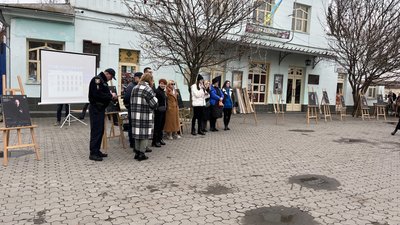 В Ужгороді розпочалася акція "16 днів проти насильства" В Ужгороді розпочалася акція "16 днів проти насильства"