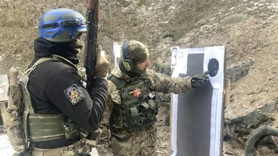 На Харківщині нацгвардійці проходять курс підготовки у піхотинці На Харківщині нацгвардійці проходять курс підготовки у піхотинці