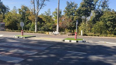 "Намагаємось упередити можливі, теоретичні ДТП". В Одесі встановили острівці безпеки "Намагаємось упередити можливі, теоретичні ДТП". В Одесі встановили острівці безпеки