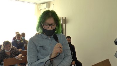Стрілянина з арбалета у полтавській школі: підозрювана розповіла про мотиви та обставини Стрілянина з арбалета у полтавській школі: підозрювана розповіла про мотиви та обставини
