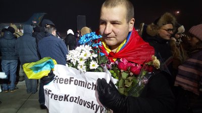 Дев’ять років тому у Донецьку. Спогади учасника проукраїнських мітингів, колишнього полоненого Володимира Фомічова Дев’ять років тому у Донецьку. Спогади учасника проукраїнських мітингів, колишнього полоненого Володимира Фомічова