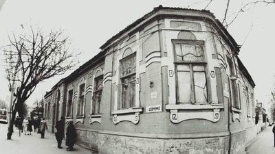 Будиночок з привидом: у Черкасах по Шевченка Будиночок з привидом: у Черкасах по Шевченка