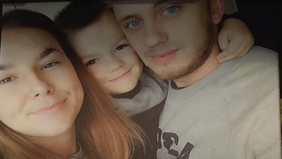 Богдан мріяв повести сина Михайлика до першого класу. Богдан мріяв повести сина Михайлика до першого класу.