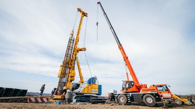 Сполучатиме Україну з Молдовою. На Вінниччині розпочали споруджувати міст Ямпіль-Косеуць Сполучатиме Україну з Молдовою. На Вінниччині розпочали споруджувати міст Ямпіль-Косеуць