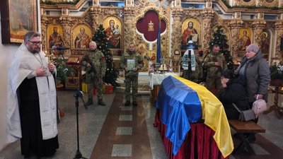У Полтаві попрощалися з військовим Олегом Агєєвим, який народився в Росії У Полтаві попрощалися з військовим Олегом Агєєвим, який народився в Росії