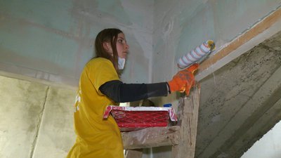 На Івано-Франківщині волонтери БУР-табору ремонтують житло для десяти дітей з Маріуполя На Івано-Франківщині волонтери БУР-табору ремонтують житло для десяти дітей з Маріуполя