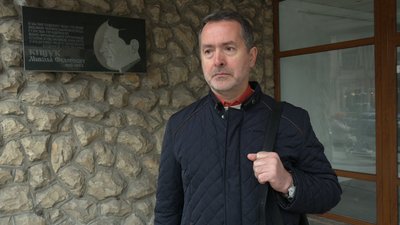 Художник Микола Якимечко хотів демонтувати меморіальну дошку комуністичному діячу Миколі Кіщуку Художник Микола Якимечко хотів демонтувати меморіальну дошку комуністичному діячу Миколі Кіщуку
