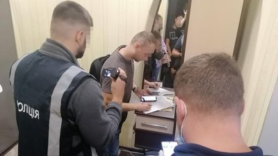 У Житомирі правоохоронці викрили жінку у сутенерстві