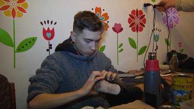 Перша професія: у житомирський спецшколі діти з інвалідністю вчаться шити і ремонтувати взуття Перша професія: у житомирський спецшколі діти з інвалідністю вчаться шити і ремонтувати взуття