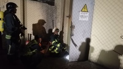 На території нафтопереробного заводу в Одесі горіли приміщення та суха трава