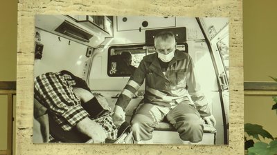 140 фотографій медиків представили на виставці в атріумі ОДА до Дня медика 140 фотографій медиків представили на виставці в атріумі ОДА до Дня медика