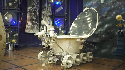 В Житомирському музеї космонавтики можна побачити модель приладу, який записав перші слова з космосу В Житомирському музеї космонавтики можна побачити модель приладу, який записав перші слова з космосу