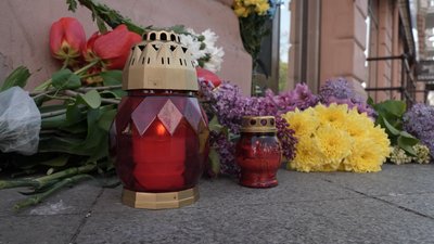 2 травня в Одесі, лампадки, квіти, Ігор Іванов