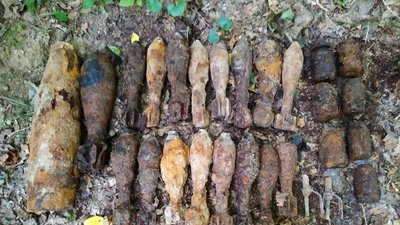 У селі Раківчик Коломийського району рятувальники знешкодили 27 вибухівок