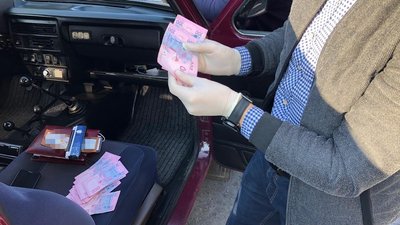 У Рівному СБУ затримала рятувальника за підозрою в хабарництві У Рівному СБУ затримала рятувальника за підозрою в хабарництві