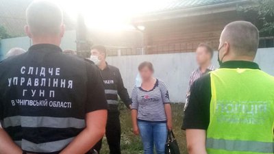Застрелила і забетонувала: на Чернігівщині затримали підозрювану у вбивстві чоловіка