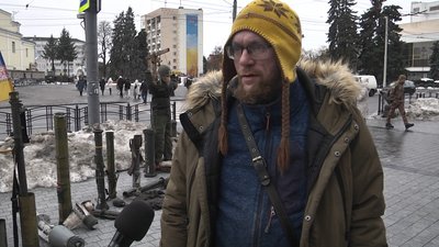 У центрі Луцька військові влаштували виставку трофеїв, щоб зібрати гроші на авто і дрон У центрі Луцька військові влаштували виставку трофеїв, щоб зібрати гроші на авто і дрон