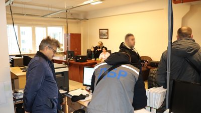 "Забезпечував військовий комплекс РФ". У Сумах накладено арешт на завод та ТРЦ екснардепа — ДБР "Забезпечував військовий комплекс РФ". У Сумах накладено арешт на завод та ТРЦ екснардепа — ДБР
