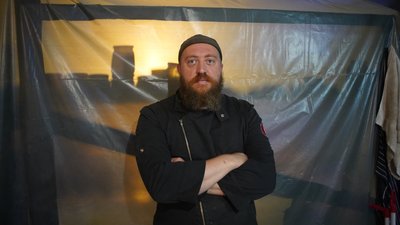 Змінив європейські ресторани на військову форму: шеф-кухар з Одеси готує для бійців 28 бригади