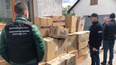 Під час обшуків у волинян вилучили півтони спирту та 40 тисяч пачок цигарок Під час обшуків у волинян вилучили півтони спирту та 40 тисяч пачок цигарок