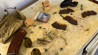 У кропивничанина в гаражі знайшли гранати та набої