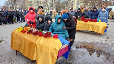У Полтаві прощаються з полеглими воїнами У Полтаві прощаються з полеглими воїнами