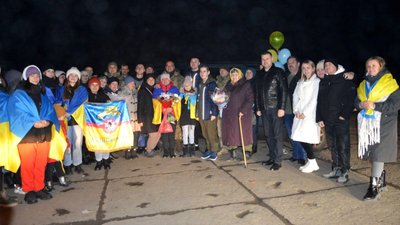 Додому повернулися троє прикордонників, які захищали Зміїний