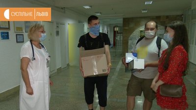 Куплені речі передали у відділення Львівської дитячої лікарні