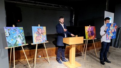 У Львові під час аукціону зібрали понад 100 тисяч гривень для ЗСУ