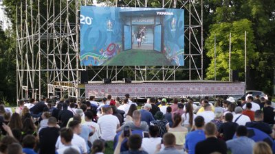 Матч Україна-Австрія: як за національну збірну вболівають в Одесі Матч Україна-Австрія: як за національну збірну вболівають в Одесі