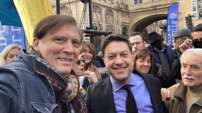 "Це в них поклик серця". Художник Віктор Орлі про французів, які допомагають Україні "Це в них поклик серця". Художник Віктор Орлі про французів, які допомагають Україні