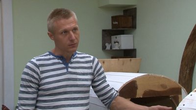 Черкаське подружжя майструє мінікопію кабріолета до фестивалю "Крутий спуск" Черкаське подружжя майструє мінікопію кабріолета до фестивалю "Крутий спуск"