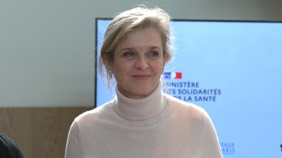 Професорка університету Сорбонна Хлоі Бертолюс, 27 лютого 2024. Професорка університету Сорбонна Хлоі Бертолюс, 27 лютого 2024.