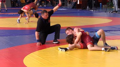 У Житомирі стартував дводенний Чемпіонат України з вільної боротьби