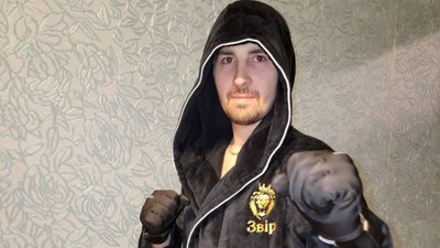 До початку військової служби Олександр Остапук займався рукопашним боєм До початку військової служби Олександр Остапук займався рукопашним боєм
