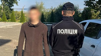 Затримання 18-річного учасника інциденту з пістолетом в ліцеї на Одещині