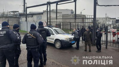 У Миколаєві група невідомих чоловіків захопила нафтобазу