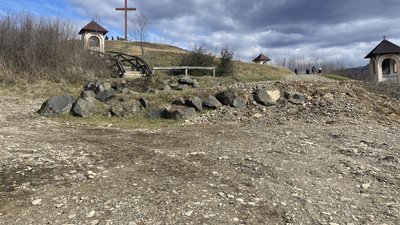 В Перечені на Закарпатті освятили відреставрований дев'ятиметровий хрест В Перечені на Закарпатті освятили відреставрований дев'ятиметровий хрест