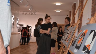 Художник з Маріуполя у Львові презентував виставку "Рефлексії" Художник з Маріуполя у Львові презентував виставку "Рефлексії"