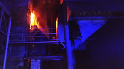 На Сумщині рятувальники усю ніч гасили пожежу в зерносушарці На Сумщині рятувальники усю ніч гасили пожежу в зерносушарці