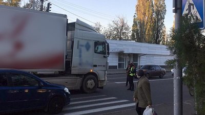 На Полтавщині вантажівка збила жінку