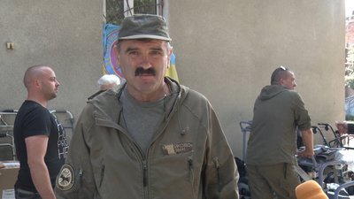Тернопільські волонтери передали на передову апарат УЗД Тернопільські волонтери передали на передову апарат УЗД