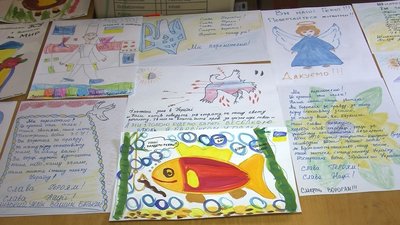 Горіхи, родзинки та сушені фрукти: волонтери на Волині роблять вітамінні набори для військових Горіхи, родзинки та сушені фрукти: волонтери на Волині роблять вітамінні набори для військових