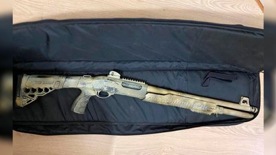 Зброя підозрюваних у вбивстві родини з Києва Зброя підозрюваних у вбивстві родини з Києва
