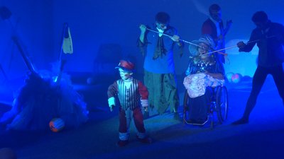 У Франківську люди з інвалідністю зіграють виставу "Поезія за межами"