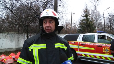 На Житомирщині за благодійні кошти бердичівським рятувальникам придбали пожежний автомобіль На Житомирщині за благодійні кошти бердичівським рятувальникам придбали пожежний автомобіль