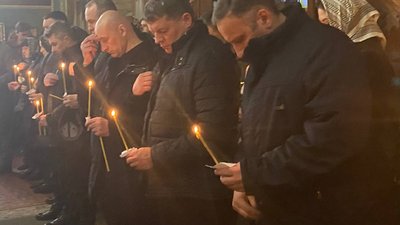 У Черкасах молилися за перемогу та мир в Україні У Черкасах молилися за перемогу та мир в Україні