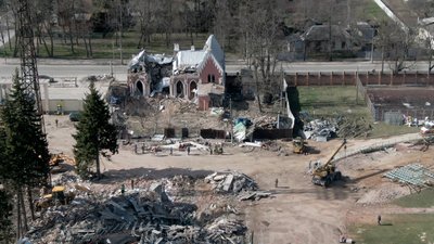 "Буде ставлення до об'єкта, як до своєї дитини":
особливості консервації Чернігівської обласної бібліотеки для юнацтва