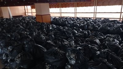У Сумах почали видавати продуктові набори для людей віком 70-75 років У Сумах почали видавати продуктові набори для людей віком 70-75 років